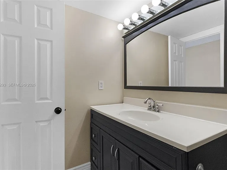 200 Leslie Dr #902 — Photo 19