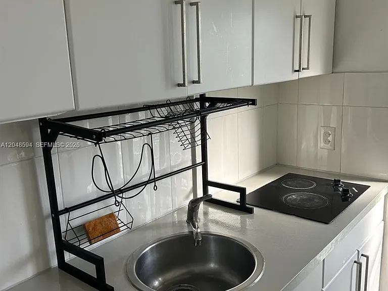 761 Euclid Ave #9 — Photo 2