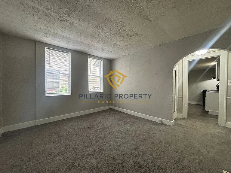 229-231 N Jefferson Ave — Photo 4
