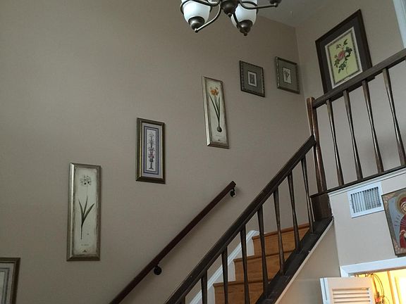 Entrance- high ceiling 