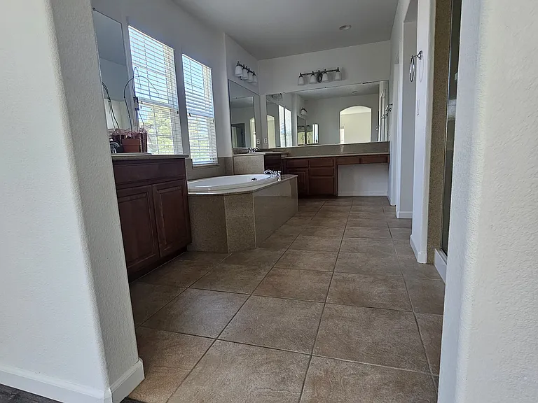623 W Las Brisas Dr — Photo 33