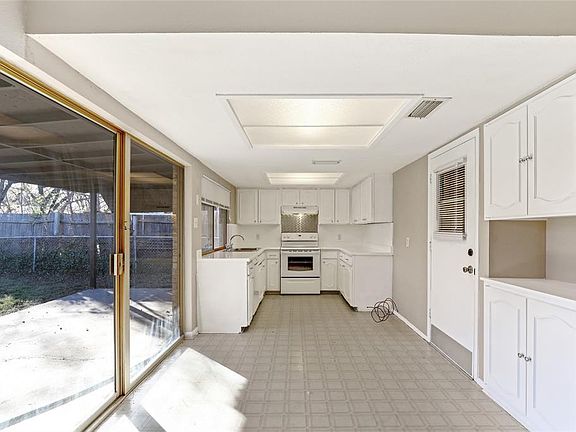 5th image of 613 San Pedro Dr