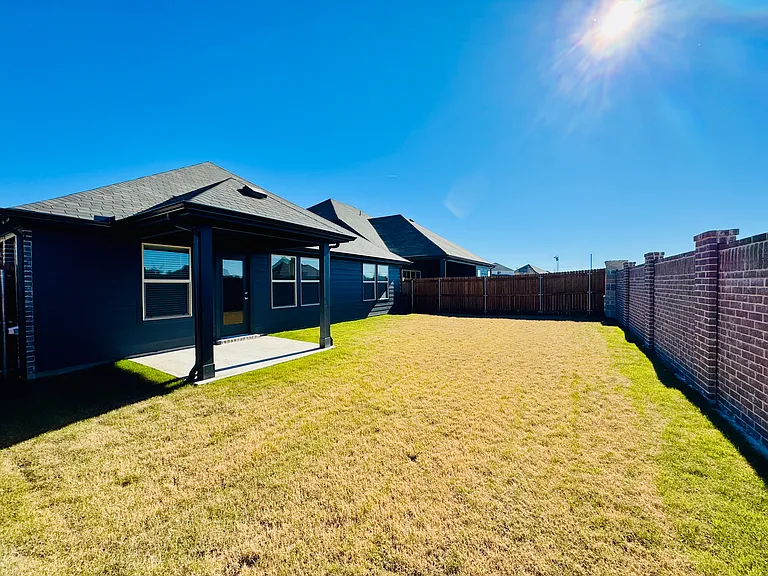 1093 Eagle Run Ln — Photo 10