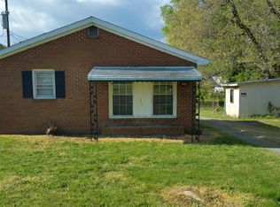 100 W Parker St, Graham, NC 27253