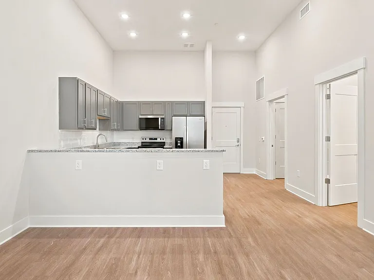 Neel's Lofts — Photo 132