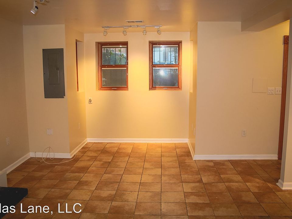 English basement apartment