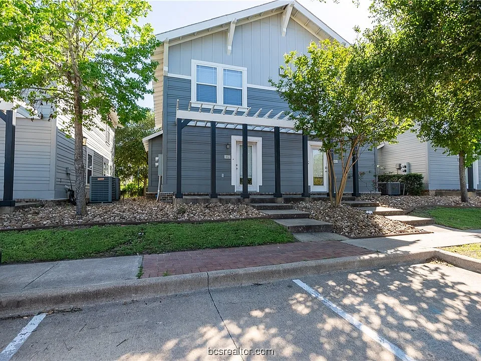 1725 Harvey Mitchell Pkwy S #412