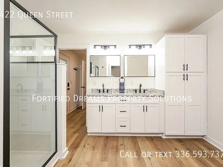 2422 Queen St — Photo 4