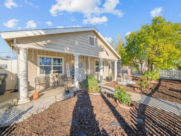 154 E 11th St, Perris, CA 92570