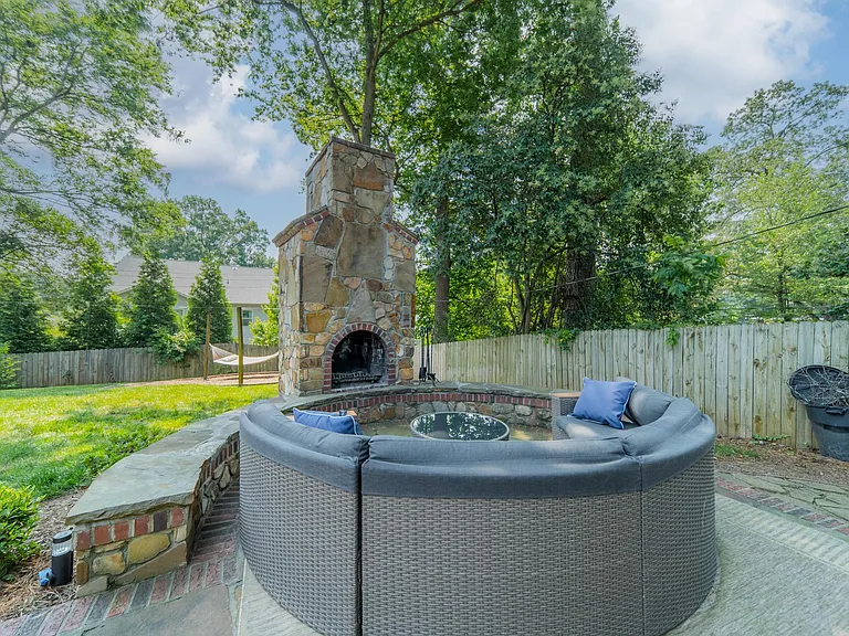 3147 Windsor Dr — Photo 41