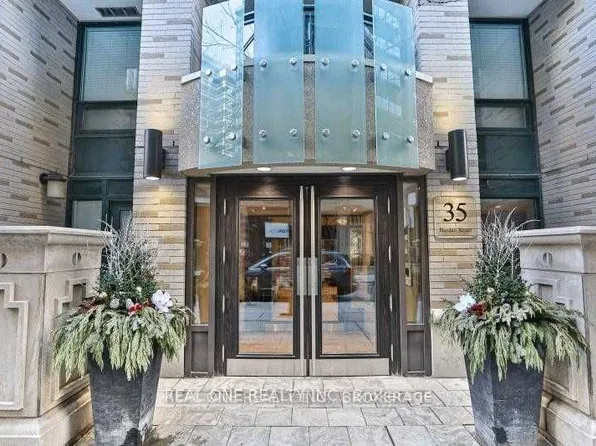 35 Hayden St, Toronto, ON