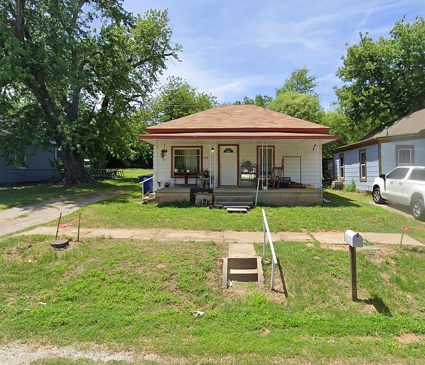 1st image of 318 S Foster Ave