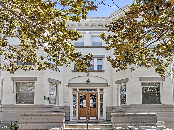 2nd image of 1527 Park Rd NW APT 301