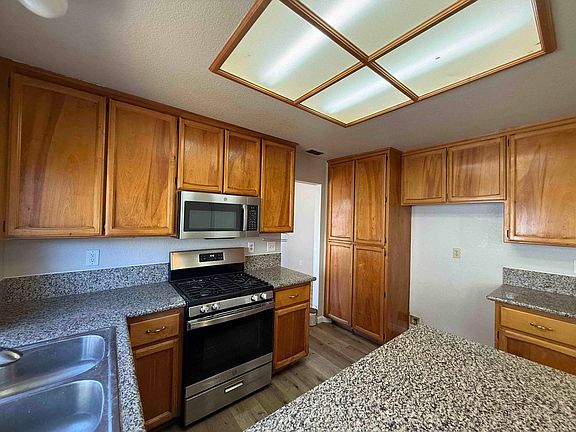 5th image of 8228 Bluehaven Ct