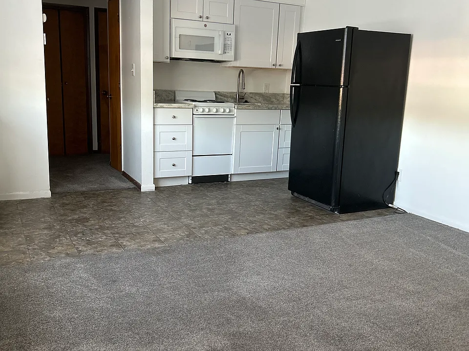 575 D St #9