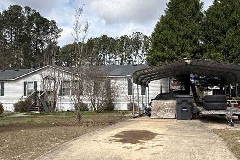 1st image of 127 Castleville Ct