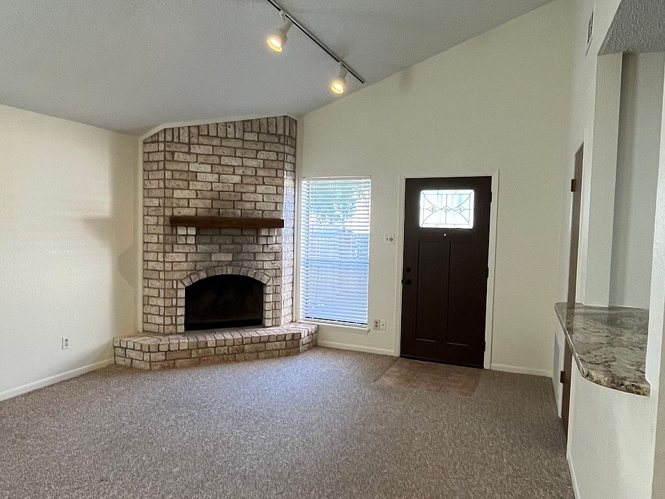 1st image of 4817 Shadowbend Dr #A