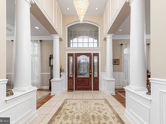 4th image of 9 Kenneth Ct