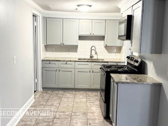2nd image of 2242 W 11th St