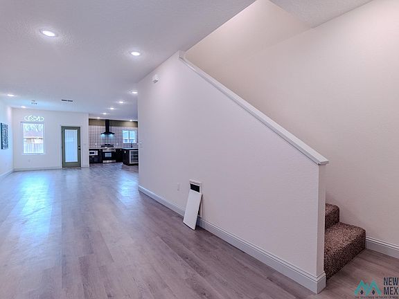 4th image of 105 Blaine Cir