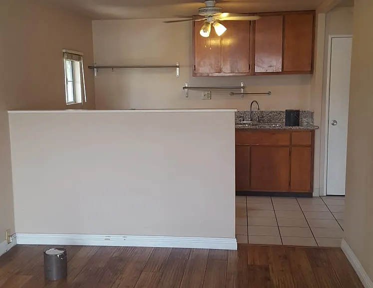209 N Verdugo Rd — Photo 2
