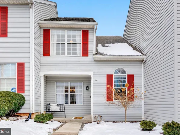 201 Stratford Ct, Lansdale, PA 19446