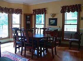 4th image of 319 Oak Tree Ln