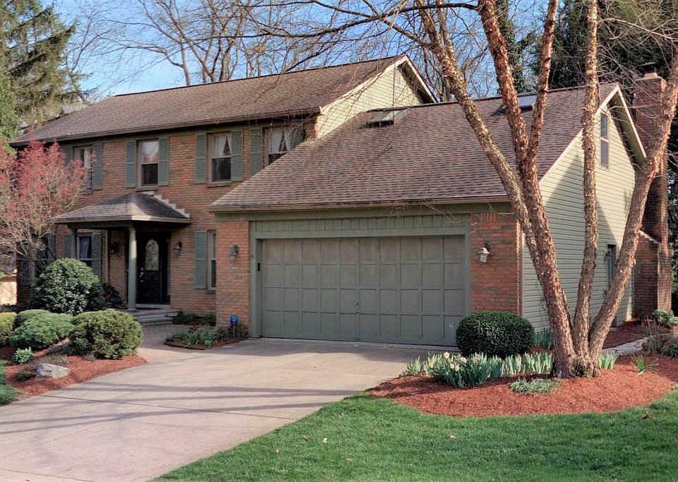 1st image of 831 Loch Lomond Ln