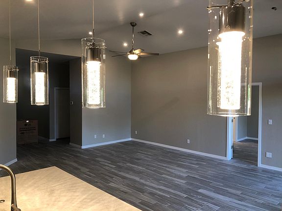4th image of 2233 E Bel Air Ln