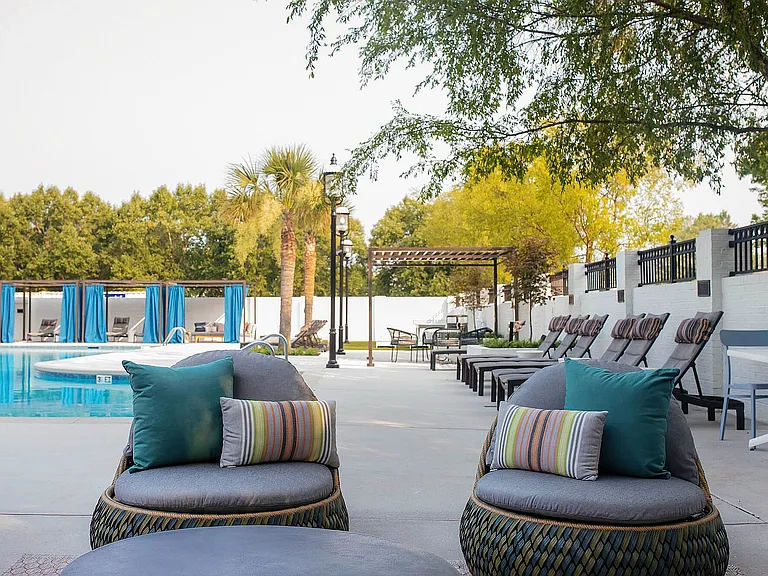 Haven at Birkdale Village Poolside Lounge