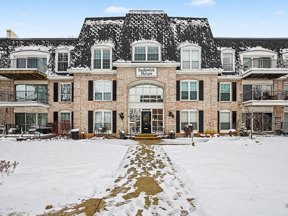 1st image of 820 Lincolnway W