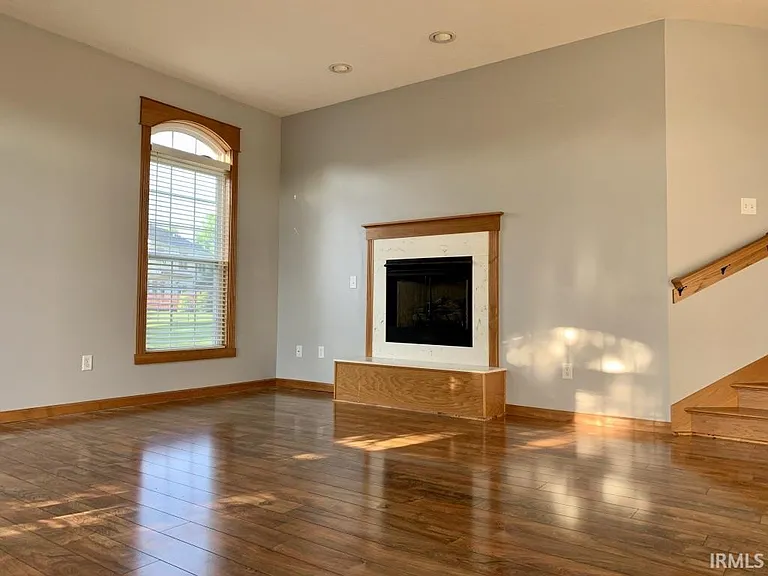 1209 W Aspen Ct — Photo 2