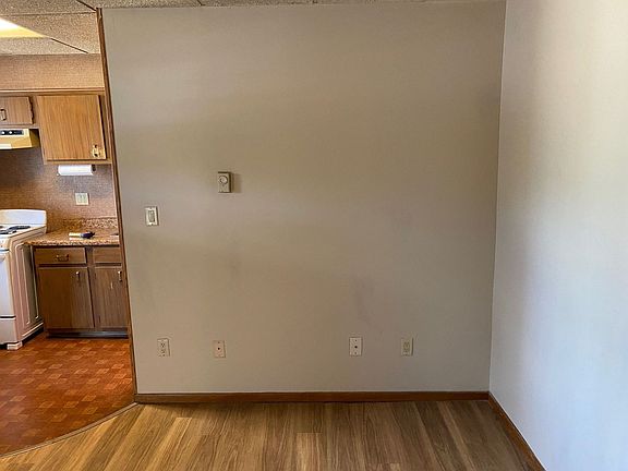 2nd image of 236 Thayer St APT 3