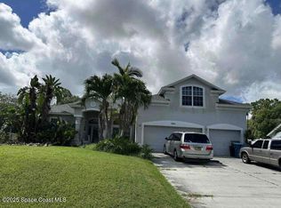 590 Carol Dr NE, Palm Bay, FL 32907