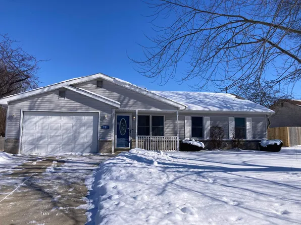 711 Sandalwood Dr, Ossian, IN 46777