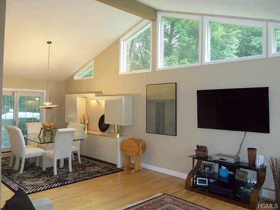 5th image of 5 Alicia Ct