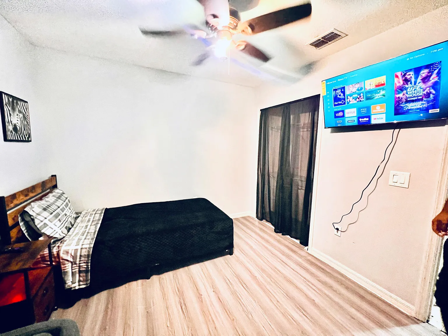 4 bed, 2.0 bath, 2800 sqft, $1,001 — Photo 1