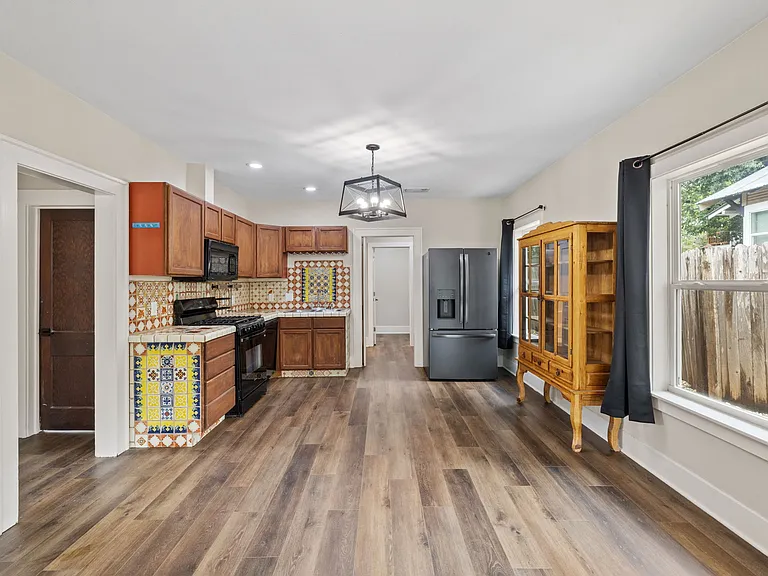 2834 Pearl St — Photo 13