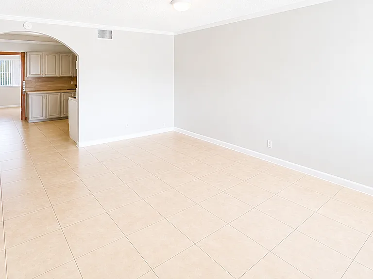 2175 NE 56th St #75 — Photo 6