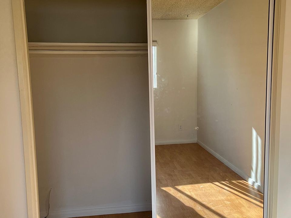 BEDROOM CLOSET