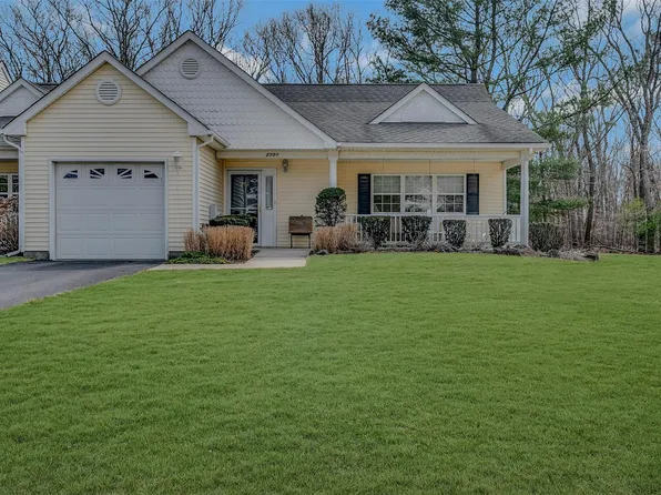 2701 Amen Corner #2701, Riverhead, NY 11901