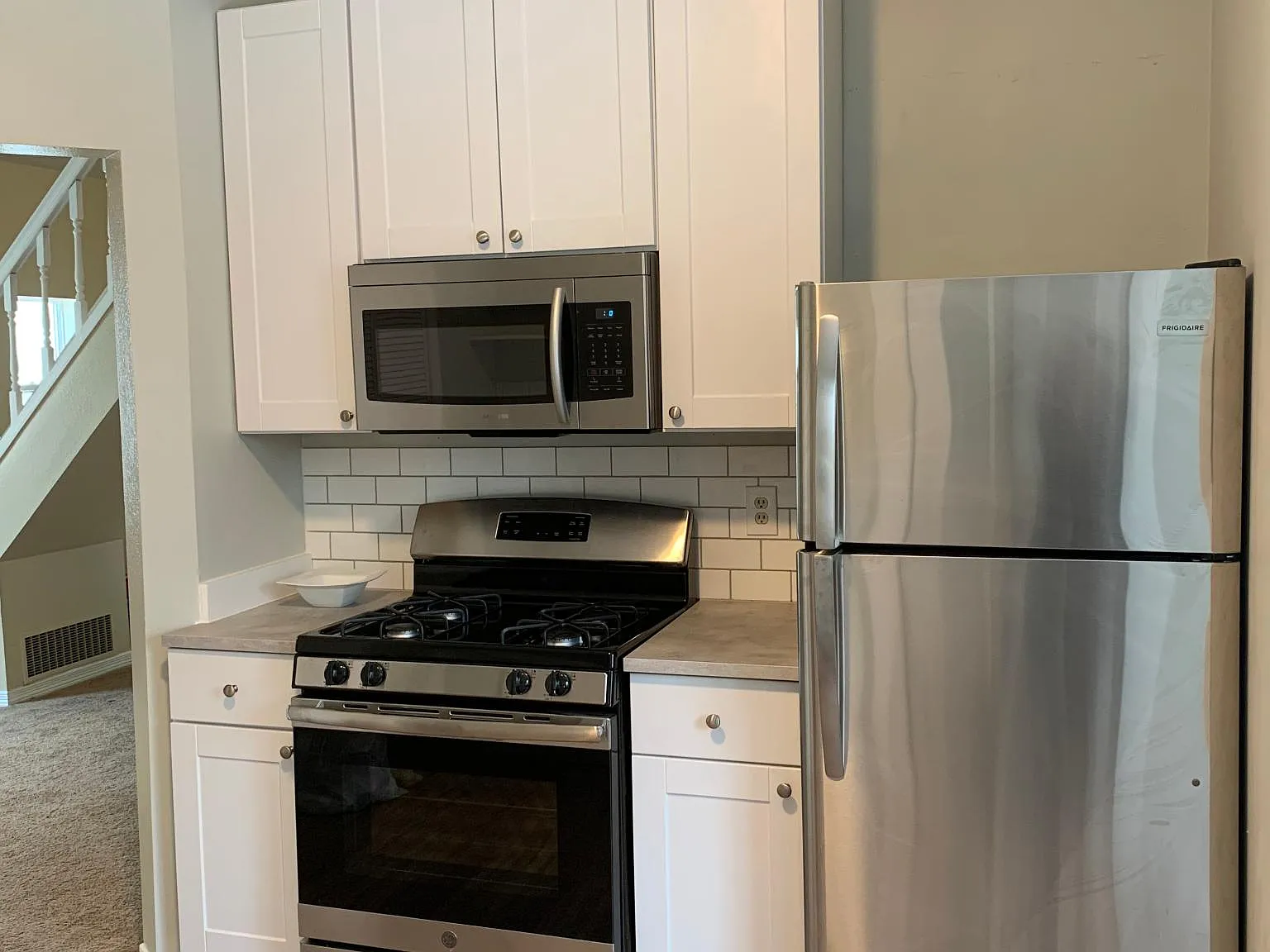 115 N Walnut St — Photo 3