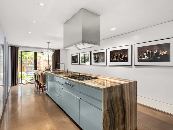 160 East 63rd Street image 3 of 11