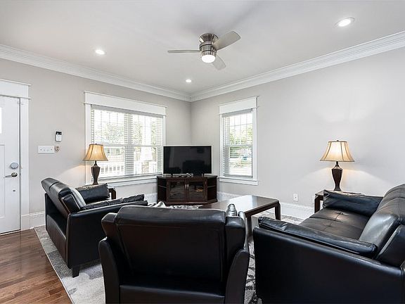 5th image of 803 Drew St