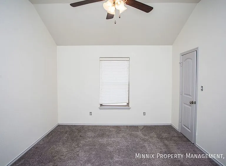 1118 Preston Trl — Photo 35