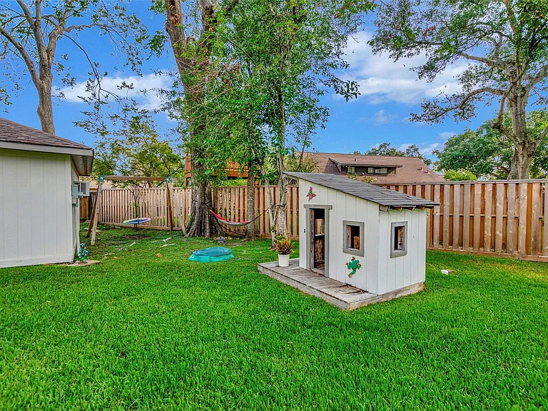 18623 Prince William Ln — Photo 40