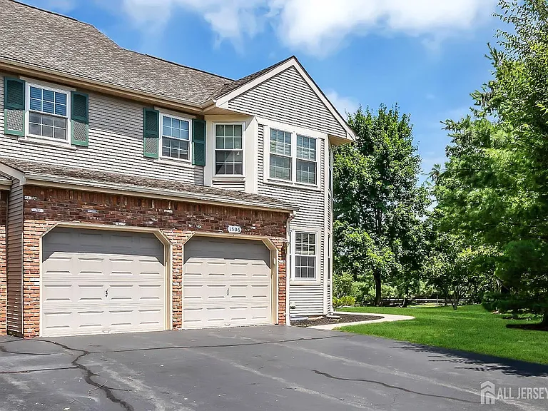 1506 Pinhorn Dr — Photo 16
