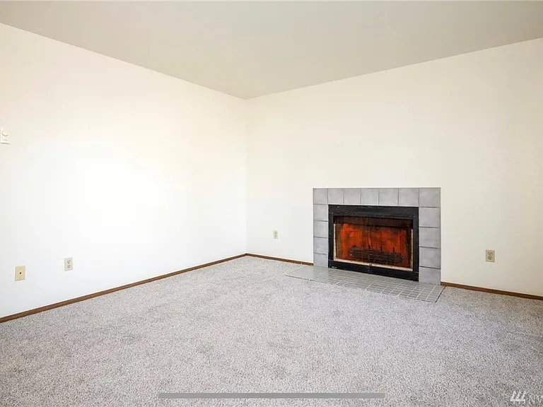 614 58th Pl SE #B — Photo 7