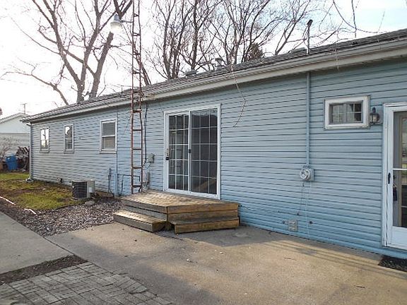 2nd image of 170 S Country Ct