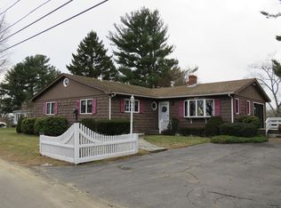 8 1st St, Amesbury, MA 01913
